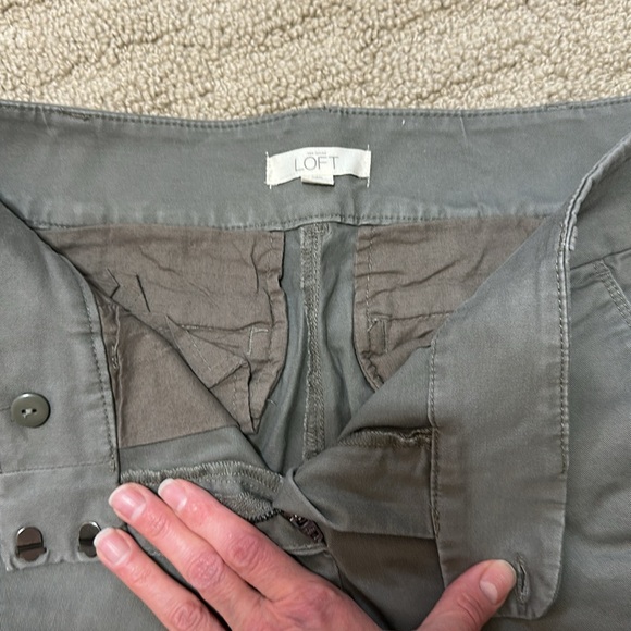 Ann Taylor Loft Women’s Chino Pant Olive size 2 - Picture 3 of 3